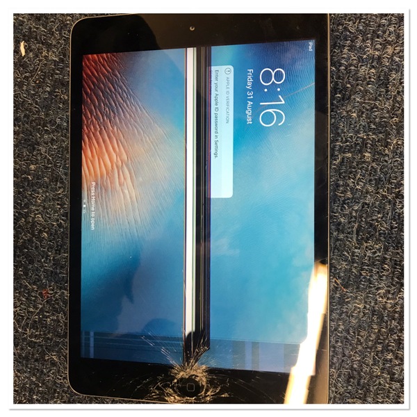 IPAD SCREEN REPAIR AT RADIOWAVES (www.rwer.co.uk)